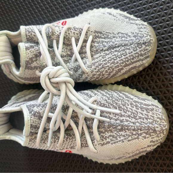 Yeezy Sneakers - Picture 2 of 7